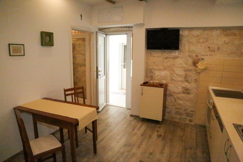 Apartments Seka Hvar Town Exterior foto