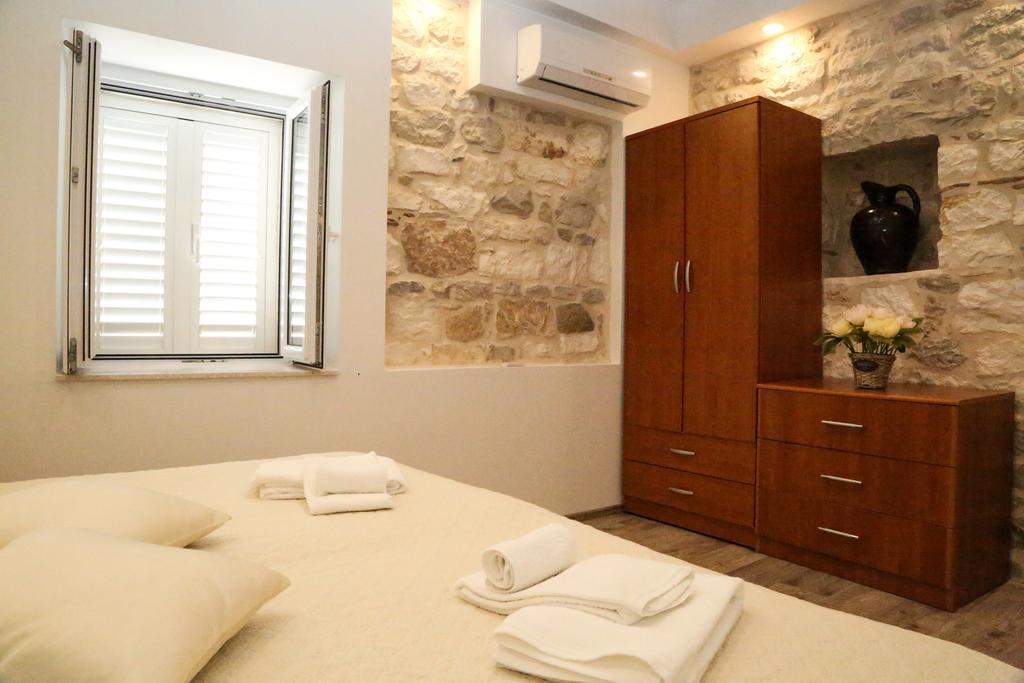Apartments Seka Hvar Town Exterior foto