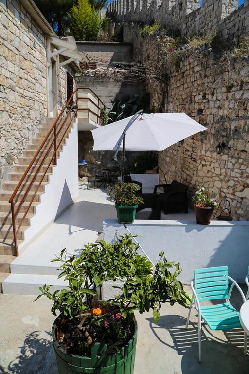 Apartments Seka Hvar Town Exterior foto