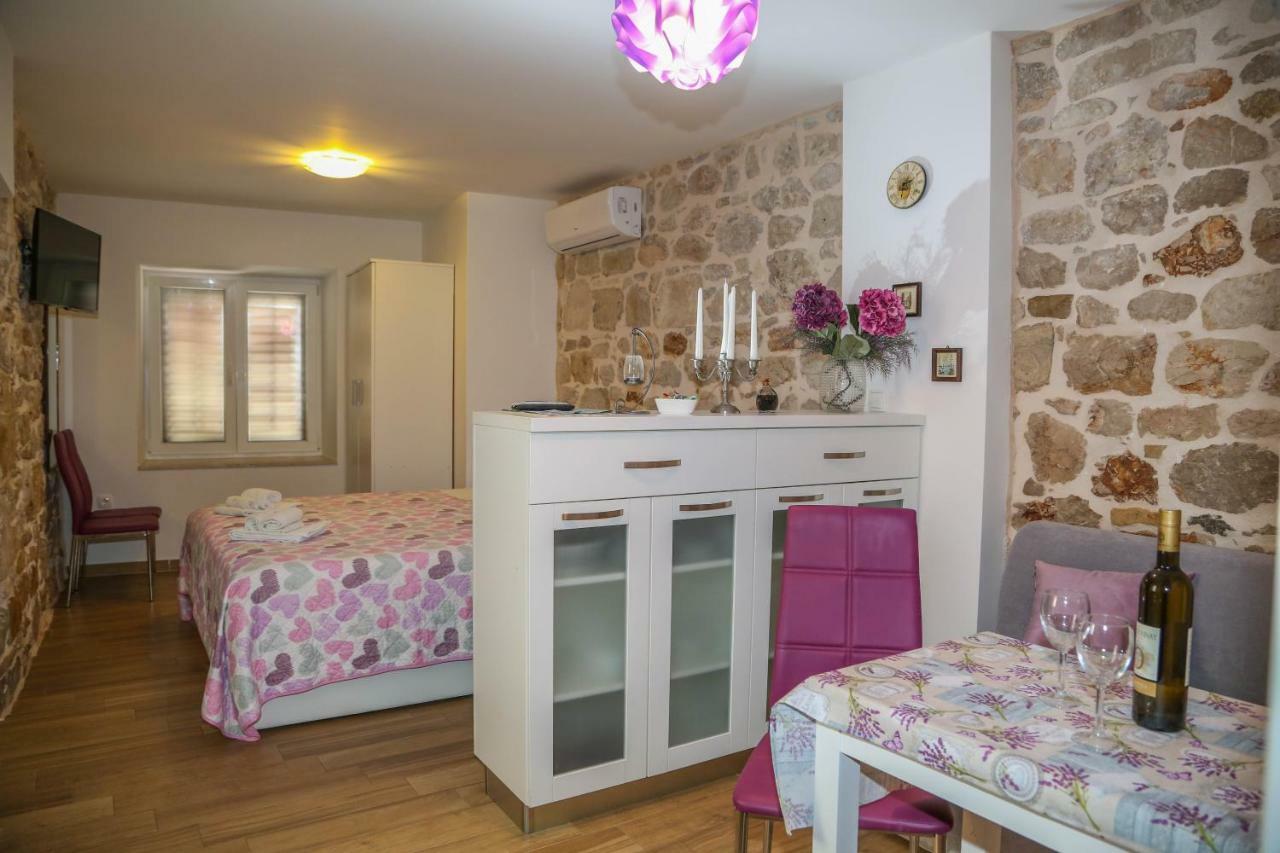 Apartments Seka Hvar Town Exterior foto